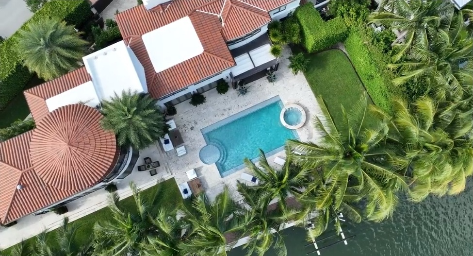 Descubre la elegante mansión de La Joya en Miami Beach